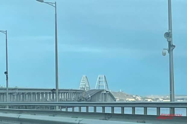 Минтранс сообщил о 100-процентном досмотре транспорта на Крымском мосту