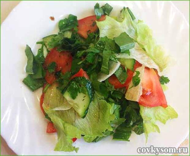 Салат из летних овощей, помогающий похудеть