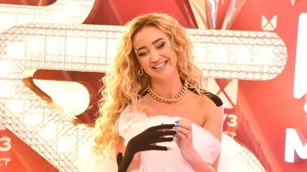 Непомнящий назвал Бузову главной Снегурочкой российского футбола