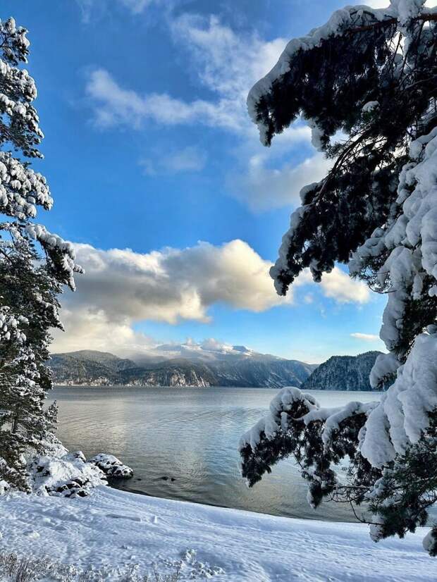 Телецкое озеро / Фото: Роман и Татьяна Воробьевы