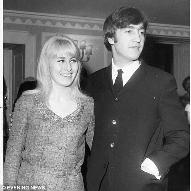 Джон Леннон и его первая жена Синтия. Фото / John Lennon & Cynthia. Photo 