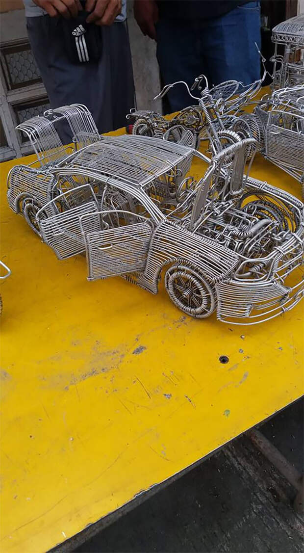52-Year-Old Filipino Driver Uses Aluminum Wires To Create Amazing Works Of Art