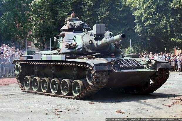 Наши в Вене: Выставка "Auf Radern Und Ketten" (19 фото)