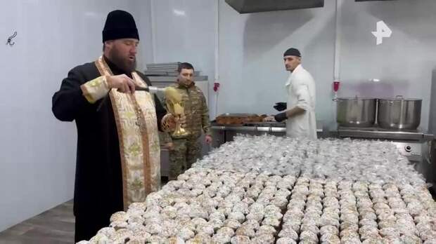 Для военных освятили тысячу пасхальных куличей