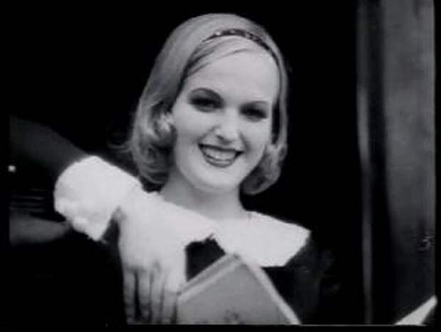 Актриса Елена Соловей