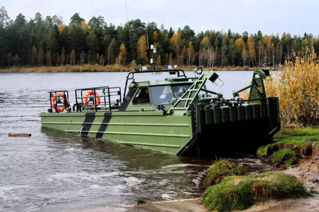 Ростех анонсировал досрочную поставку в войска буксирно-моторных катеров для понтонных переправ
