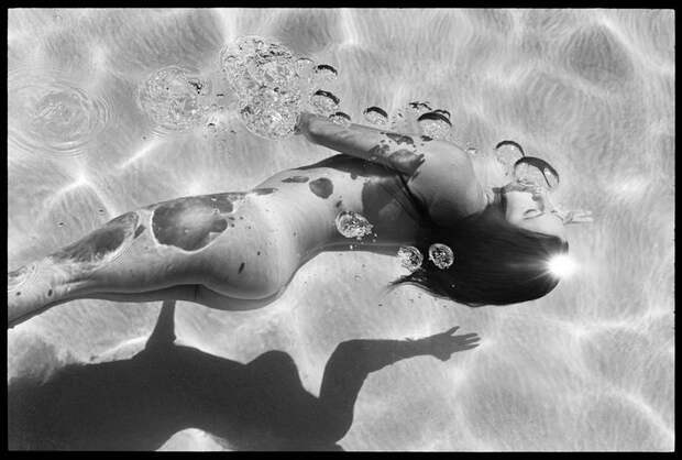 Обнаженные люди под водой: фотографии Deanna Templeton
