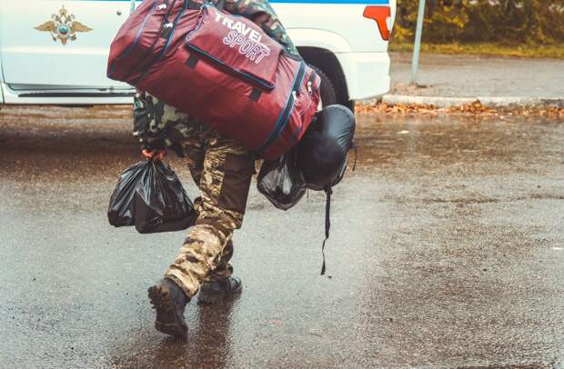 Мобилизованные Приморья и члены их семей могут задать вопросы судебным приставам