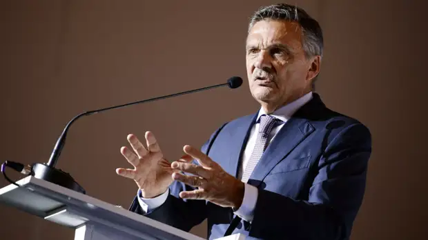 Фазель заявил, что МОК не станет вмешиваться в вопрос проведения ЧМ по хоккею 2021 года