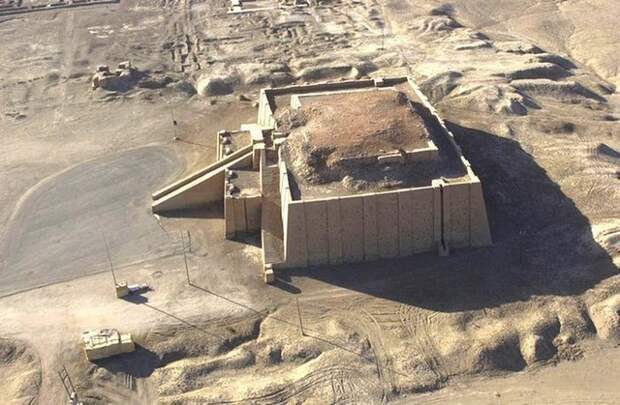 Древние сооружения на Марсе, похожи на древние месопотамские зиккураты.