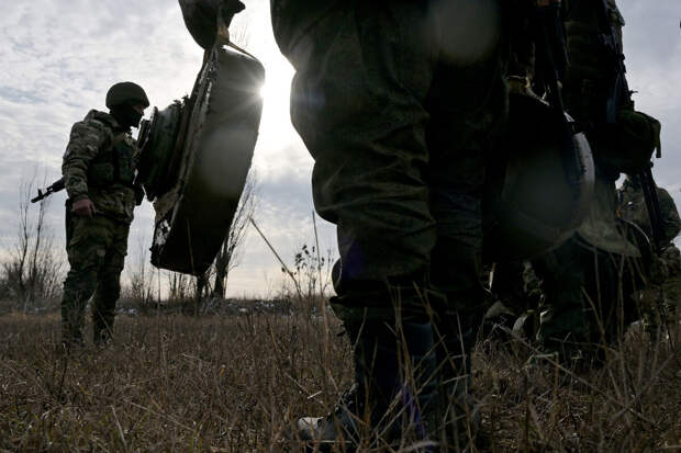 Вербовщик на СВО: мошенники стали притворяться желающими подписать контракт