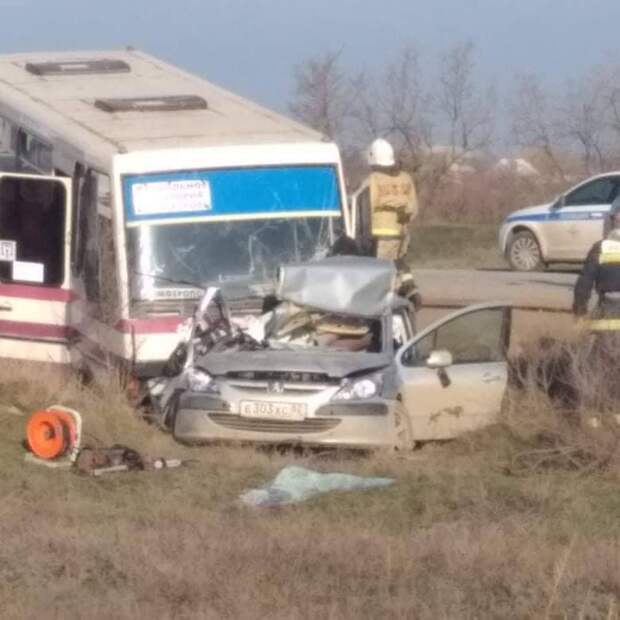 Смертельное ДТП: В Крыму столкнулись автобус, легковушка и КамАЗ