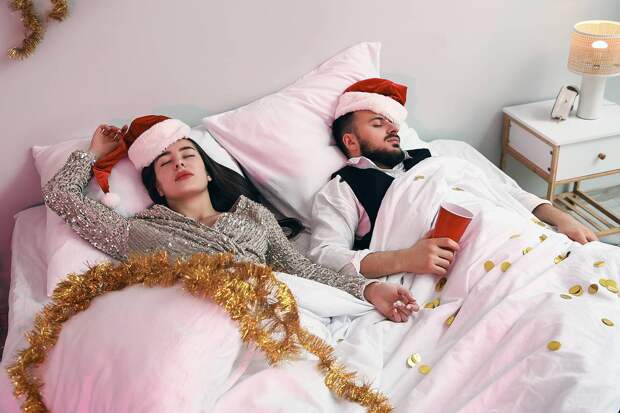 Врач объяснил причины проблем в постели после затяжных новогодних праздников