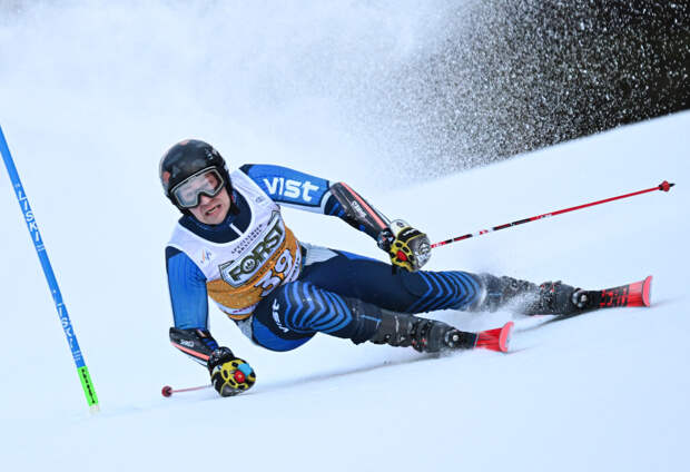 FIS выдала нейтральные статусы еще семи российским спортсменам