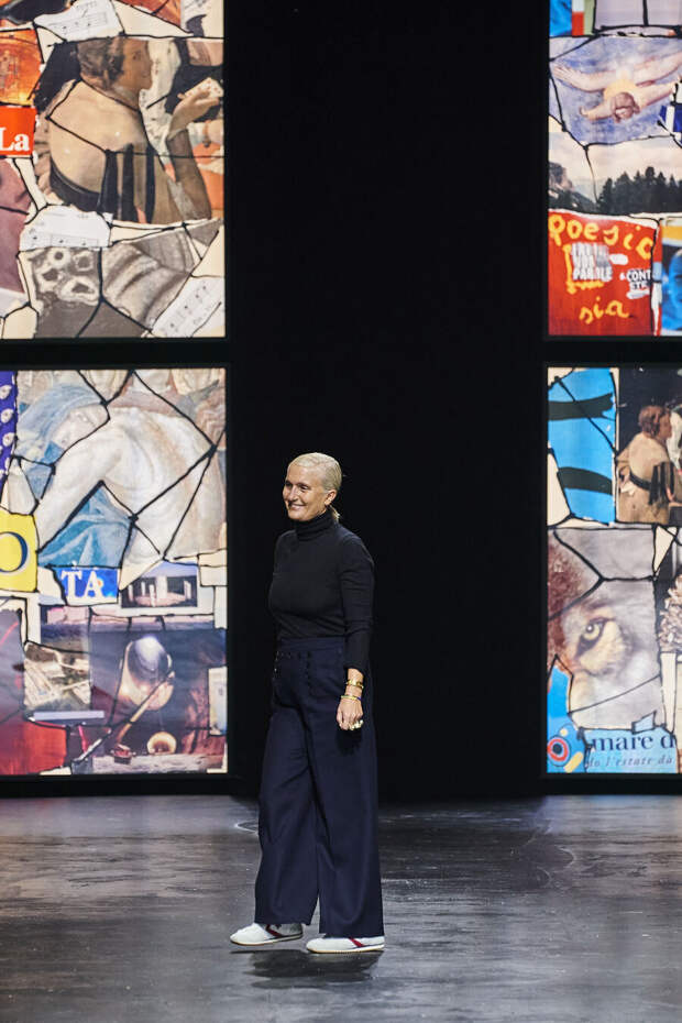 Мария Грация Кьюри в финале показа Christian Dior весна-лето 2021