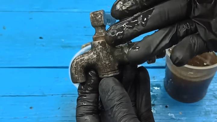 Простое редство, которое очистит любую ржавчину