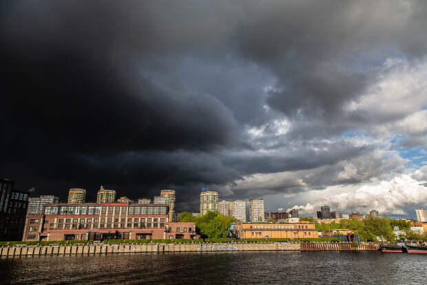 Климатолог Семенов: Экстремальные погодные явления в Москве будут учащаться и усиливаться