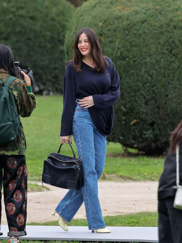 Неделя моды в Париже: Рената Литвинова, Шарлиз Терон и Дженна Ортега Неделя моды в Париже: Рената Литвинова, Шарлиз Терон и Дженна Ортега