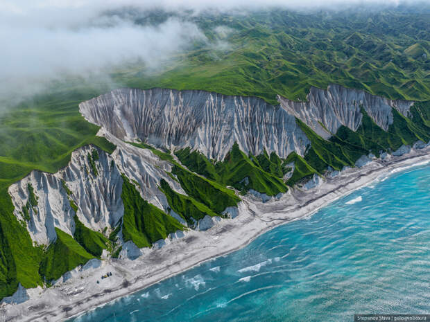 Белые скалы Курильских островов