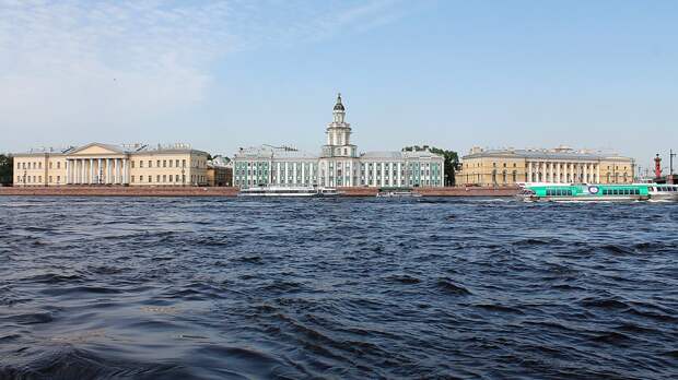 Более 10 млн туристов рассчитывает принять Петербург до конца года