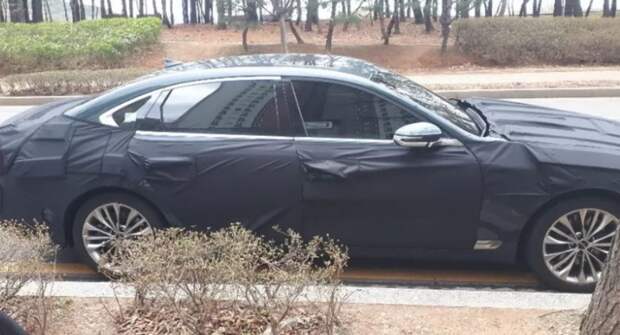 Рестайлинговый KIA K900 попался фотошпионам