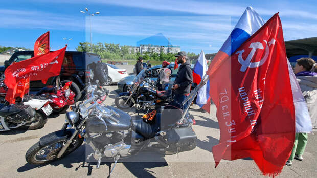 Жители ДНР и ЛНР приняли участие в автопробеге в честь Дня Победы