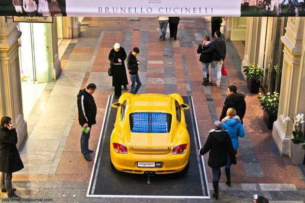 Выставка автомобилей Porsche в Московском ГУМе (15 фото)