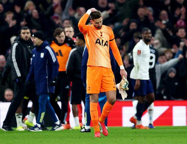 «Тоттенхэм» проиграл «Астон Вилле» и вылетел из Кубка Англии