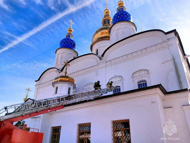 Пожарно-тактические учения были проведены в Софийской-Успенском соборе города Тобольска