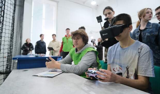 Школьники и студенты Волгоградской области соревнуются в управлении БПЛА