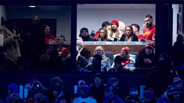 Taylor Swift and Jason Kelce at Highmark Stadium