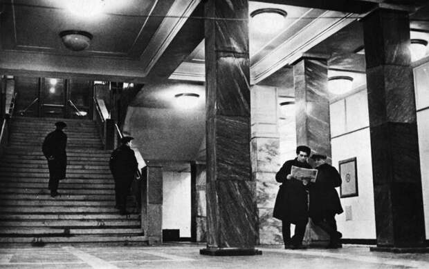 Как выглядели первые станции московского метро в год их открытия интересное, метро, фотографии