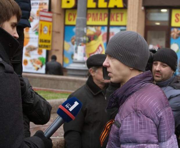 Киевляне за чистый город и против фашистов