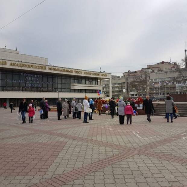 Крым не остался в стороне: в Симферополе почтили память погибших в Кемерове