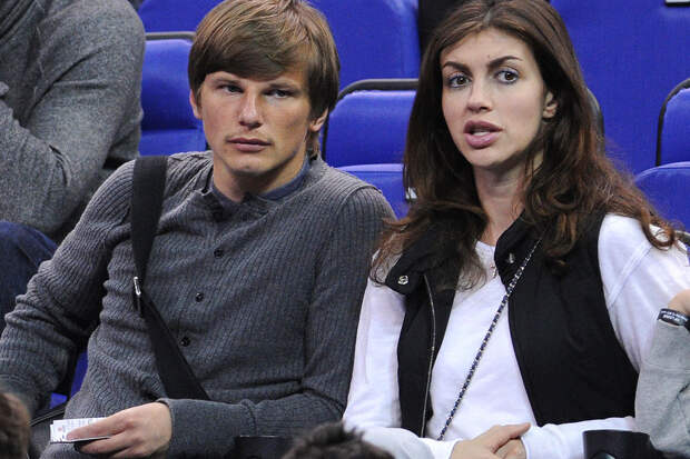 Экс-жена Аршавина рассказала, что футболист стер ее из жизни