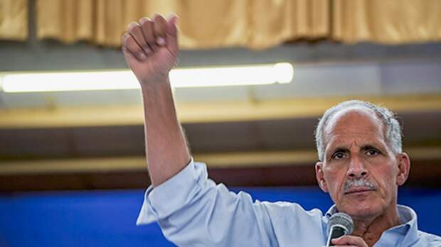 Борьба была равна: сражались два кандидата...