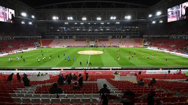 «Власти вынуждены реагировать подобным образом»: почему стартовые матчи нового сезона РПЛ пройдут без зрителей