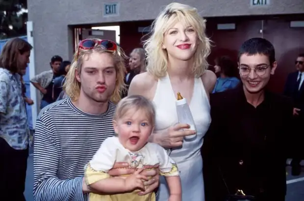 Полугодовалый Киану, 82-летний Чаплин и еще 12 редких фото знаменитостей