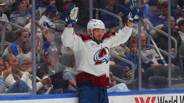 Дубль Ничушкина принес «Колорадо» победу над «Сент-Луисом»