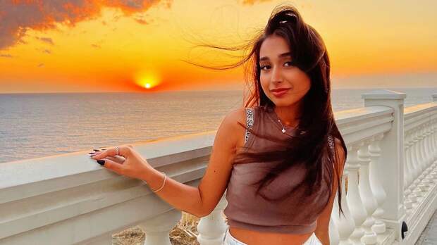 Победительница телешоу «Ну-ка, все вместе!» Элен Бадалян выходит замуж за футболиста «Боруссии»