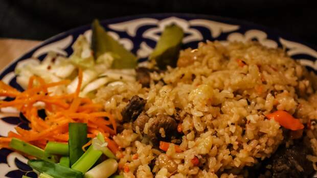 Не каша с мясом, а настоящий плов: назван идеальный состав хита узбекской кухни