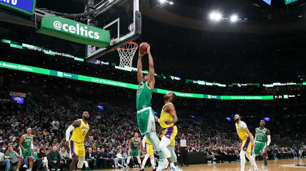 «Бостон» разгромил «Лейкерс» в матче НБА, Тейтум набрал 37 очков