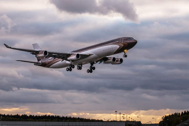 1. Airbus A340 1. Airbus A340