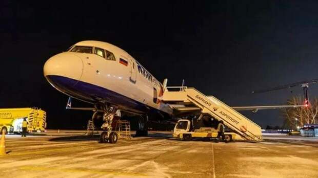 Самолет приземлился в Новосибирске / Фото: @mintrans22