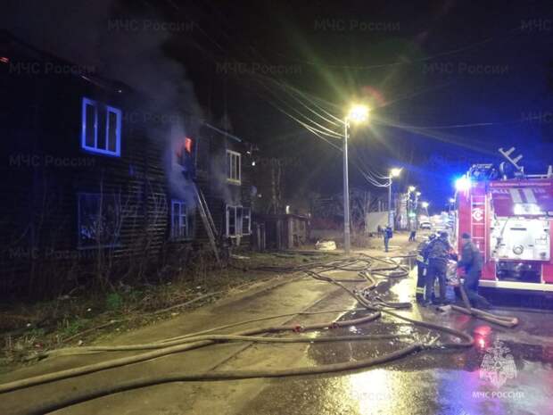 В Гусь-Хрустальном в результате крупного пожара сгорел дом на восемь квартир
