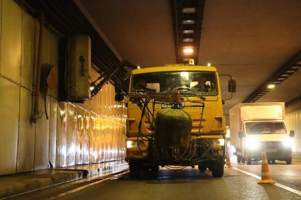Лефортовский тоннель отмоют с помощью спецтранспорта
