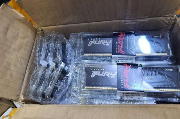 Пользователь Reddit купил возвраты Amazon за $100 и получил память на $7000