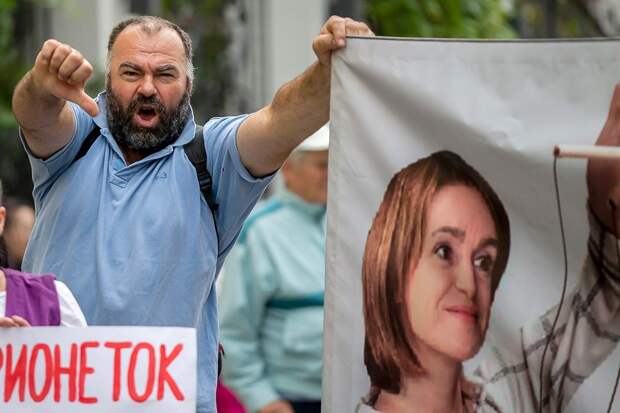 На грани поражения: Разобщенность молдавской оппозиции грозит победой Запада