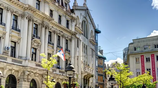 США выделят грант на продвижение американских ценностей в Сербии