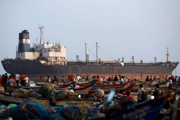 Bloomberg: Индия увеличила закупки российской нефти из-за конфликта в Иране